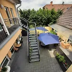 Отель Effeld 4*