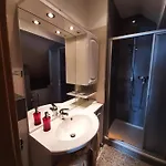 Отель Effeld 4*