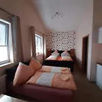 Отель Effeld 4*