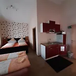 Отель Effeld 4*